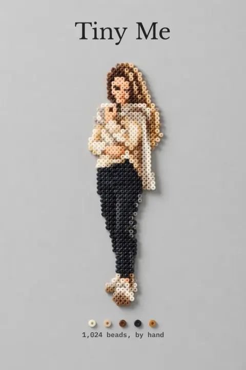 拼豆色卡海报示例 3:生成效果(浅灰 · 无 · Tiny Me / 1,024 beads, by hand)