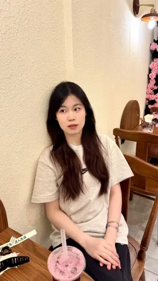 淡紫線稿示例 3：原照片
